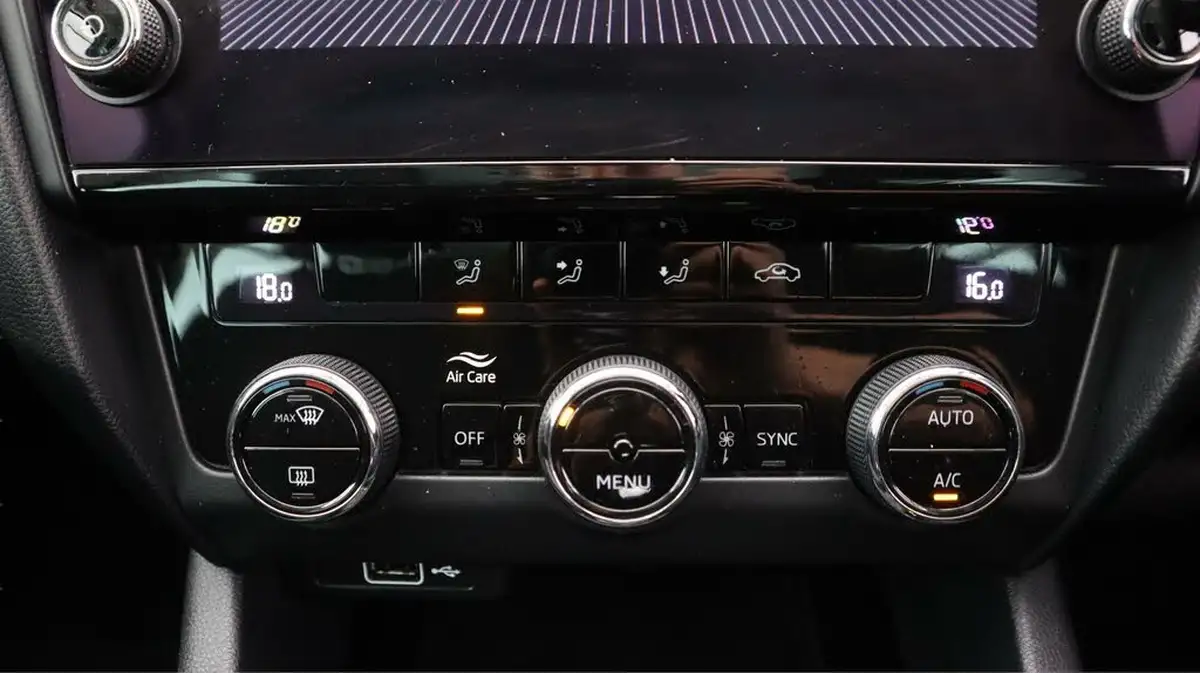 2019-skoda-octavia-15-tsi-se-l-hatchback-dsg-big-11