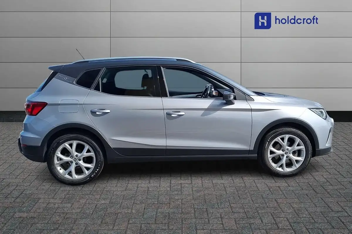 2022-seat-arona-10-tsi-fr-big-4