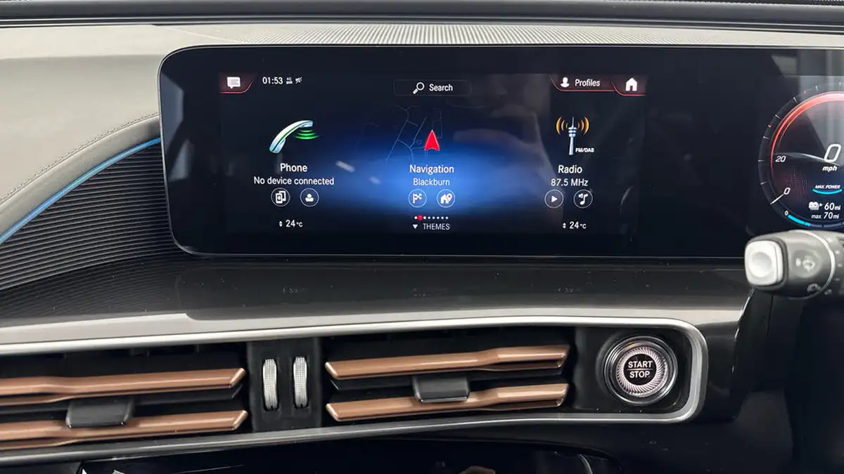 2022-mercedes-benz-eqc-e-eqc-400-amg-line-big-11