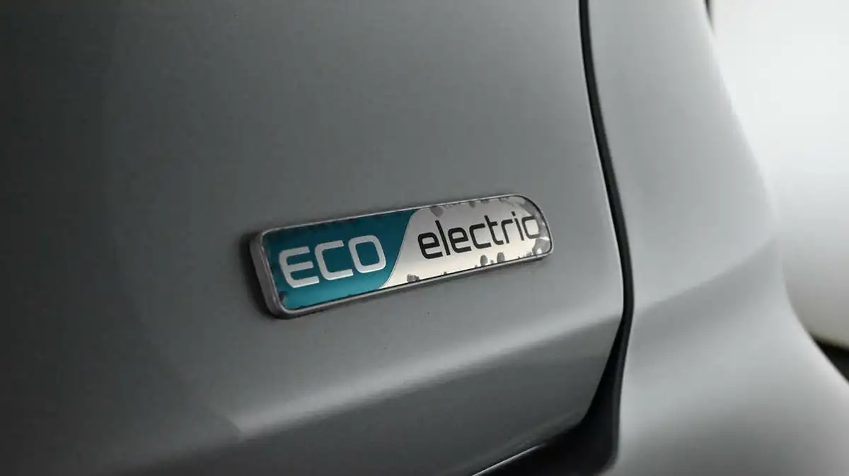 2022-kia-niro-ev-e-2-big-21