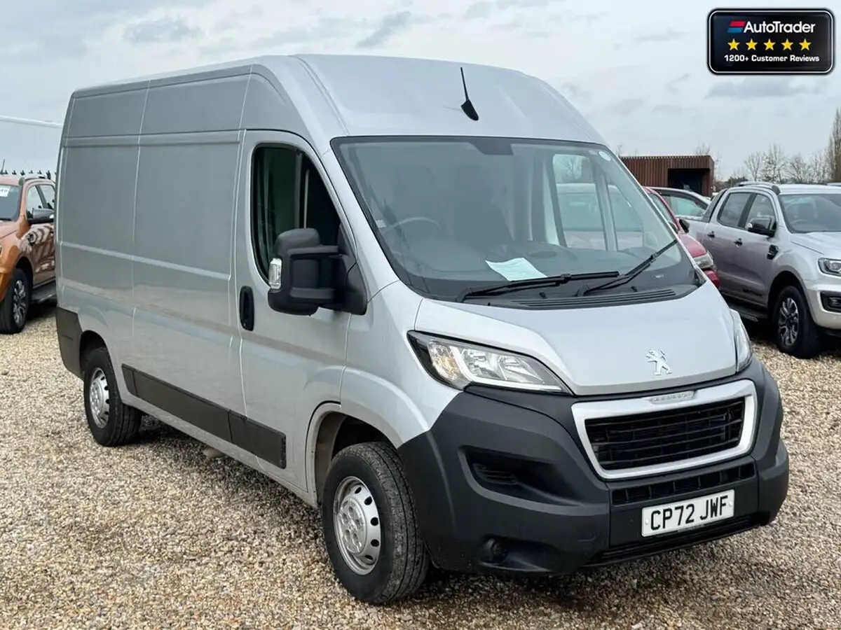 2023-peugeot-boxer-22-bluehdi-professional-premium-335-l2h2-big-3
