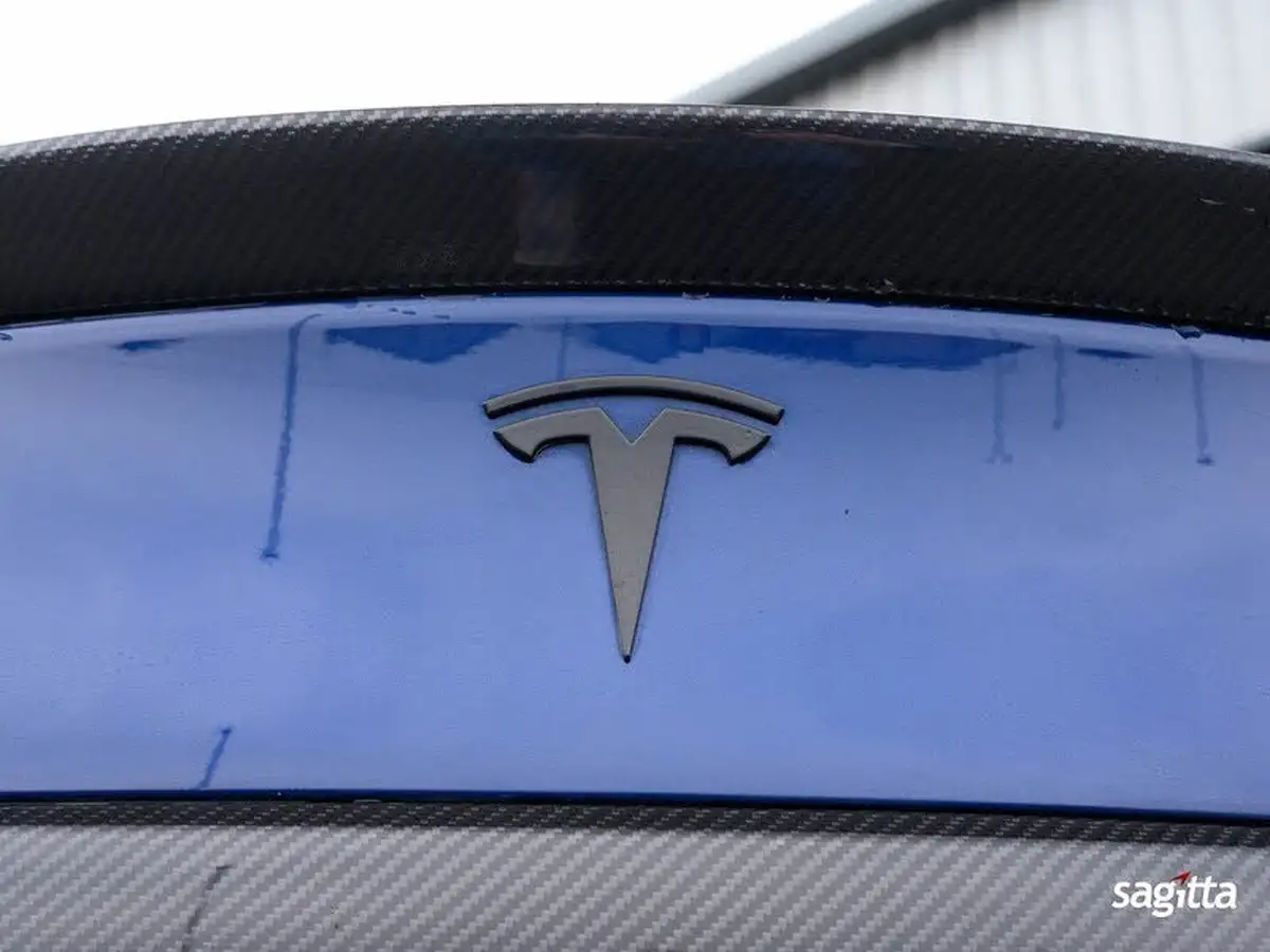 2017-tesla-model-s-e-90d-311kw-nav-big-13