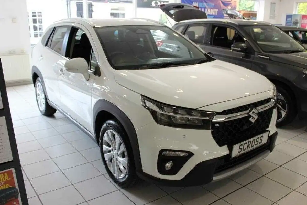 2025-suzuki-s-cross-14-boosterjet-motion-big-2