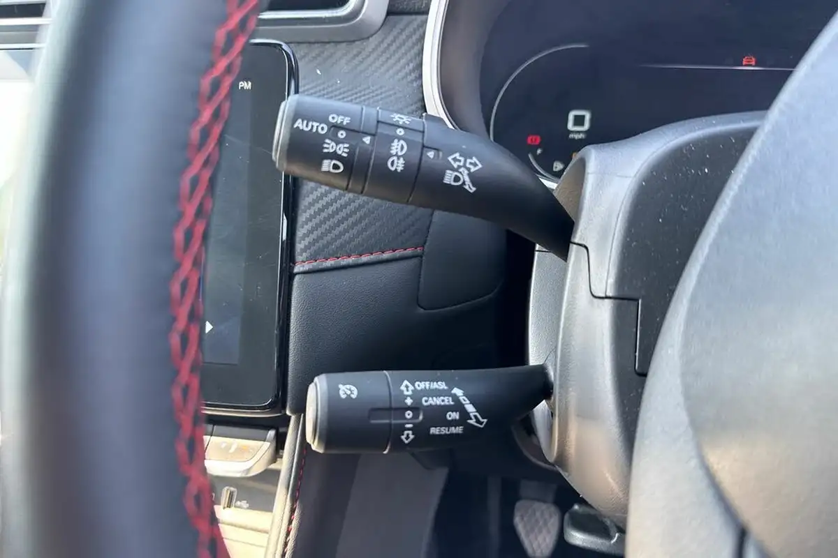 2023-mg-zs-suv-15-vti-tech-exclusive-big-28