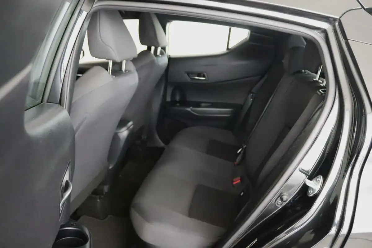 2021-toyota-c-hr-18-vvt-i-icon-big-9