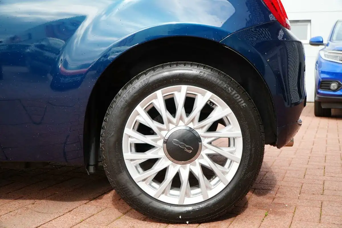 2022-fiat-500-10-dolcevita-big-22