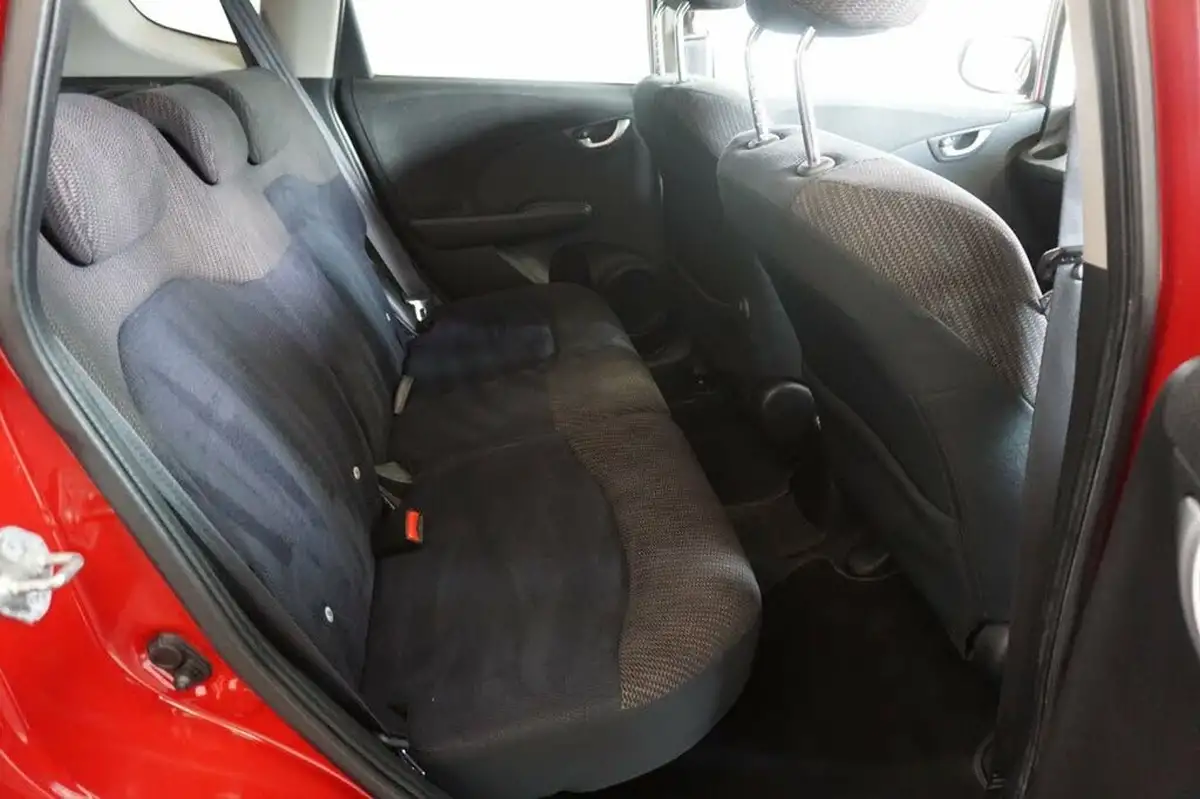 2011-honda-jazz-14-ex-big-33