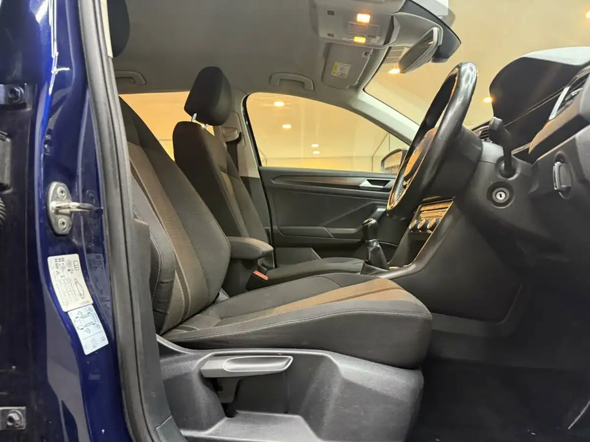 2019-volkswagen-t-roc-16tdi-se-big-15