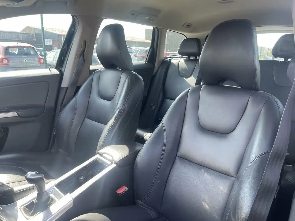 2017-volvo-xc60-20td-d4-se-big-8