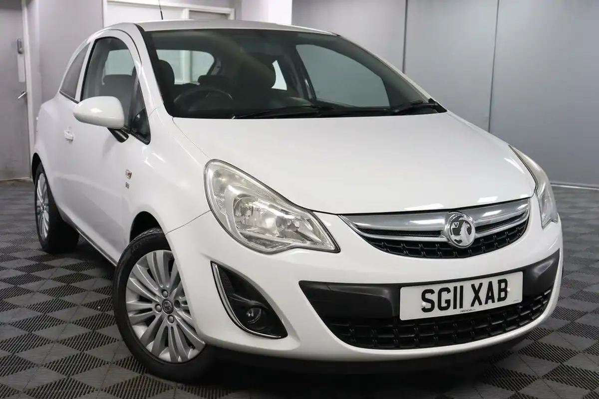 2011-vauxhall-corsa-12-excite-3d-big-18