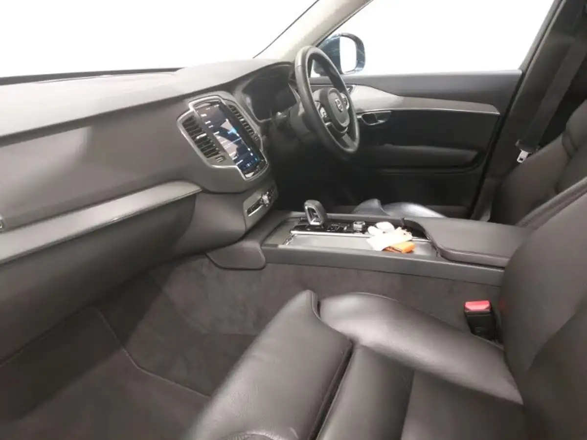 2022-volvo-xc90-20-b5-core-big-4