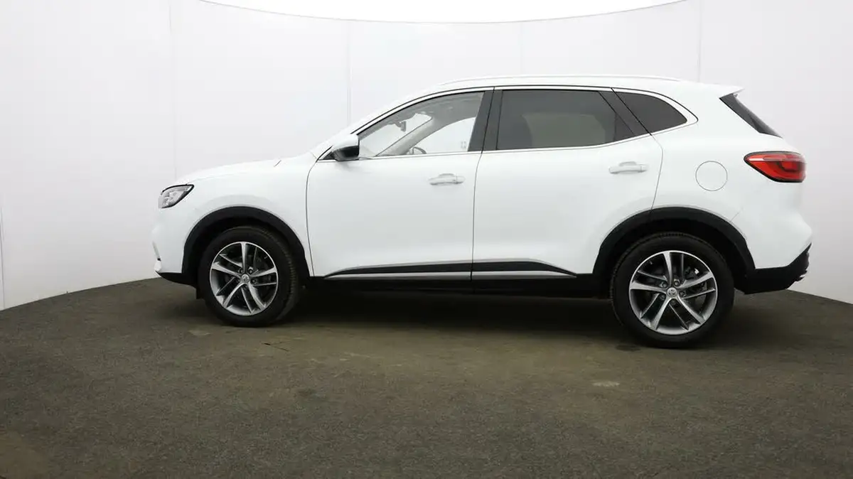 2022-mg-hs-15t-gdi-exclusive-162ps-dct-big-31
