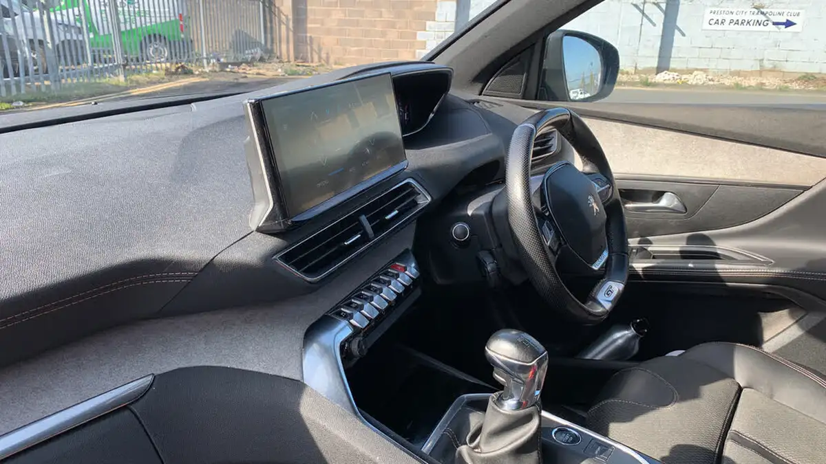 2022-peugeot-5008-suv-15-bluehdi-gt-eat8-big-11