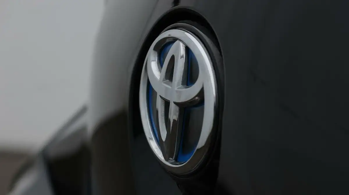 2022-toyota-corolla-18-vvt-i-icon-120bhp-trk-hatchback-5d-big-21
