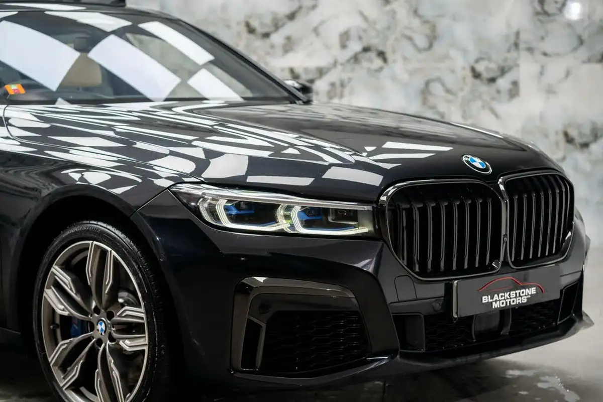 2020-bmw-7-series-66-m760li-big-58