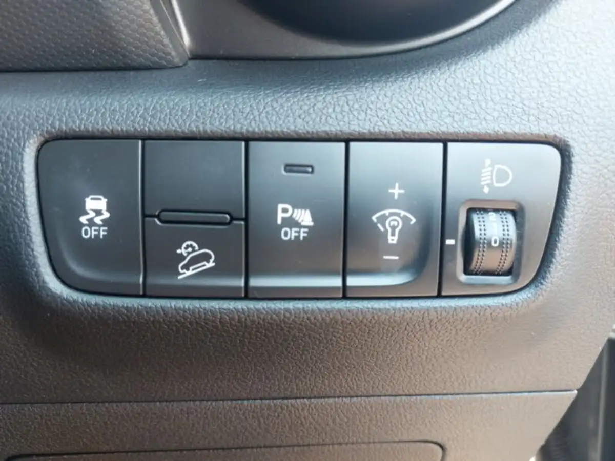 2021-hyundai-kona-10-t-gdi-se-connect-big-17