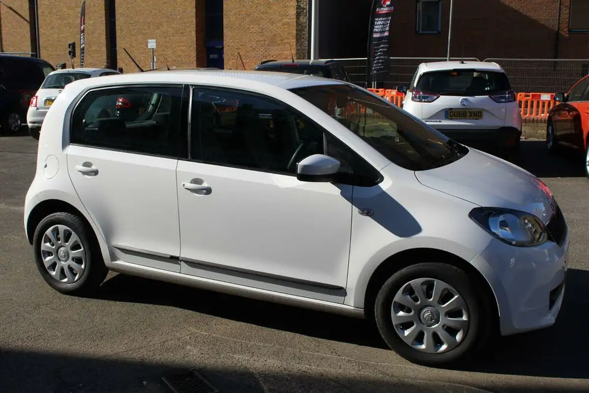 2015-skoda-citigo-10-se-5d-big-9