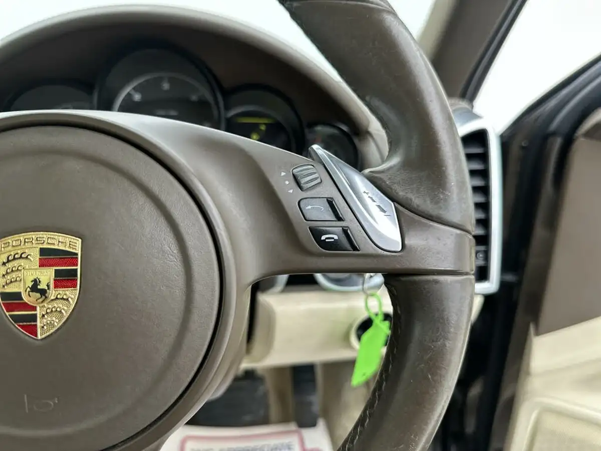 2013-porsche-cayenne-30td-big-29