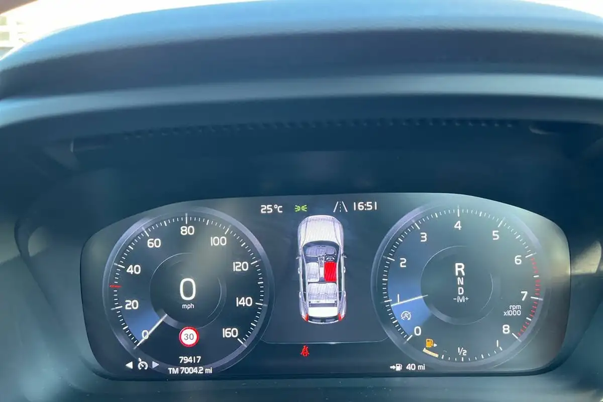 2019-volvo-xc40-20-t5-r-design-big-6