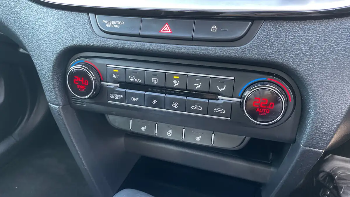 2022-kia-xceed-16-gdi-3-big-24