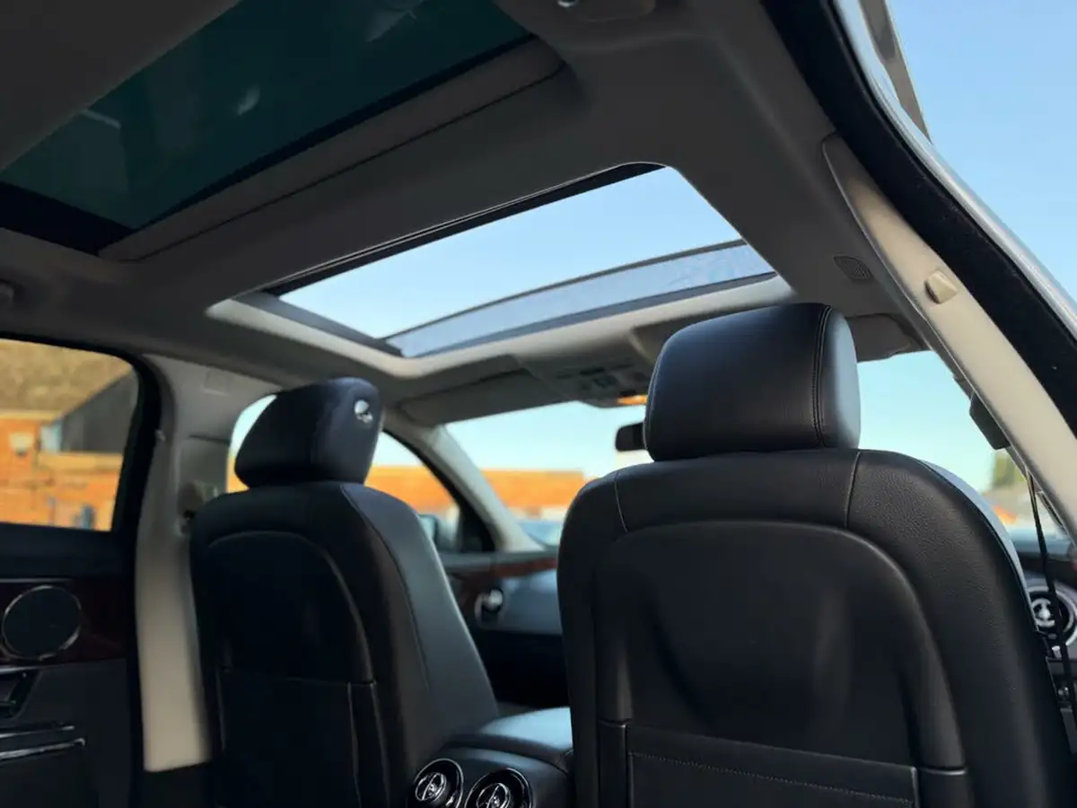 2011-jaguar-xj-series-30td-xj-luxury-swb-big-19