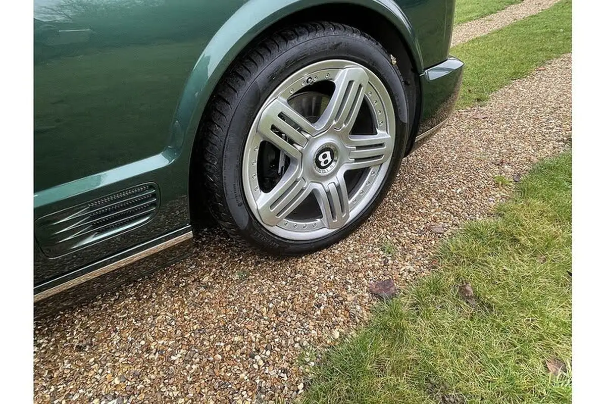 2008-bentley-brooklands-675-big-22