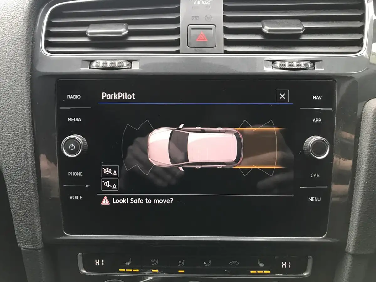 2020-volkswagen-golf-15-tsi-match-edition-130ps-hatchback-big-20