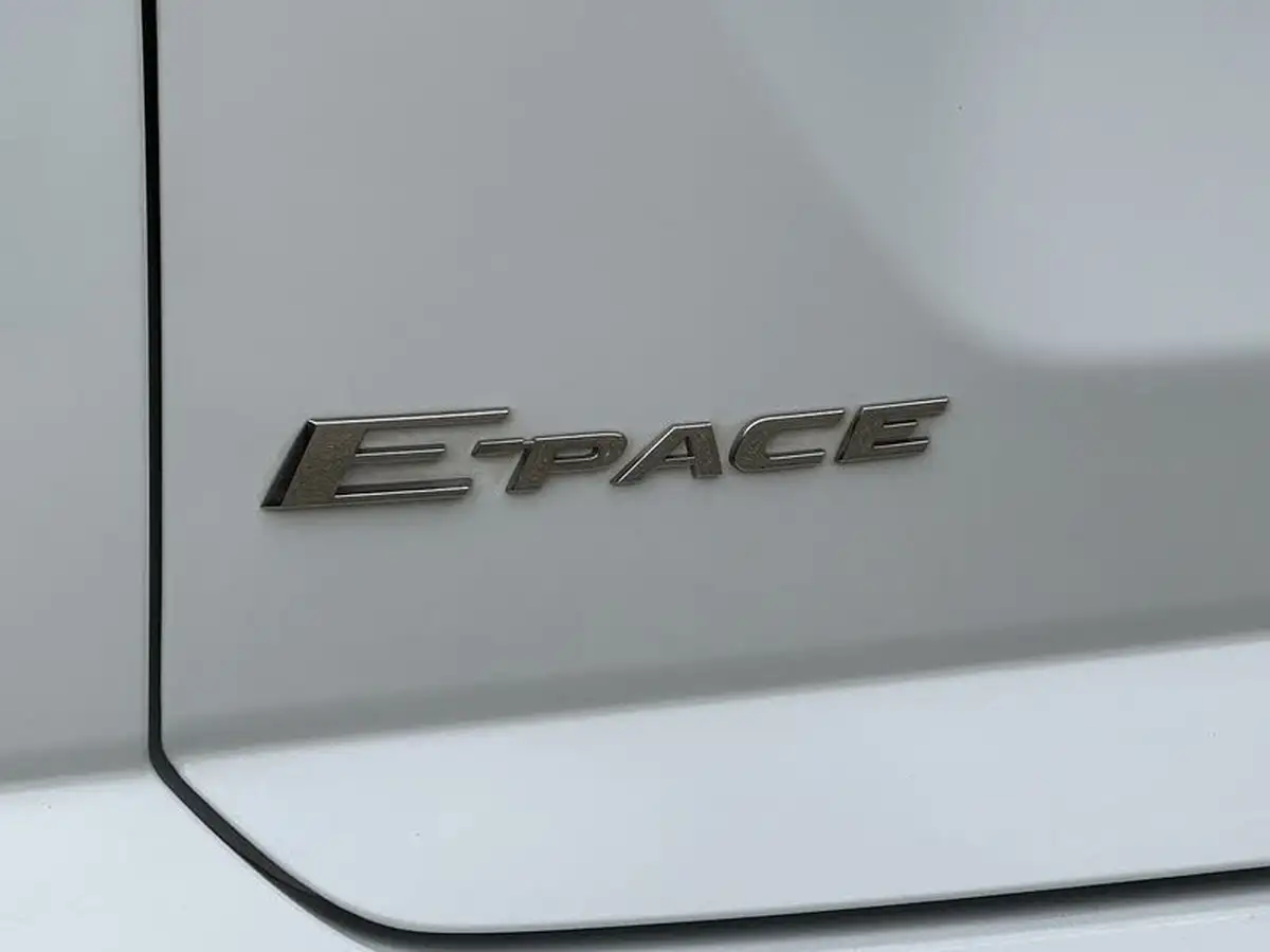 2018-jaguar-e-pace-20-i4d-r-dynamic-150ps-big-10