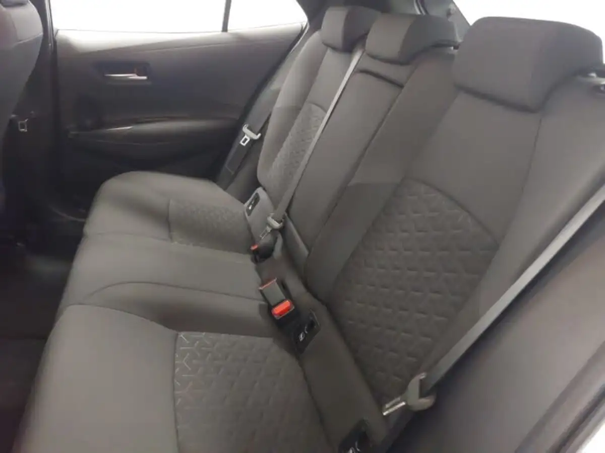 2022-toyota-corolla-18-vvt-i-icon-tech-trk-hatchback-5d-big-5