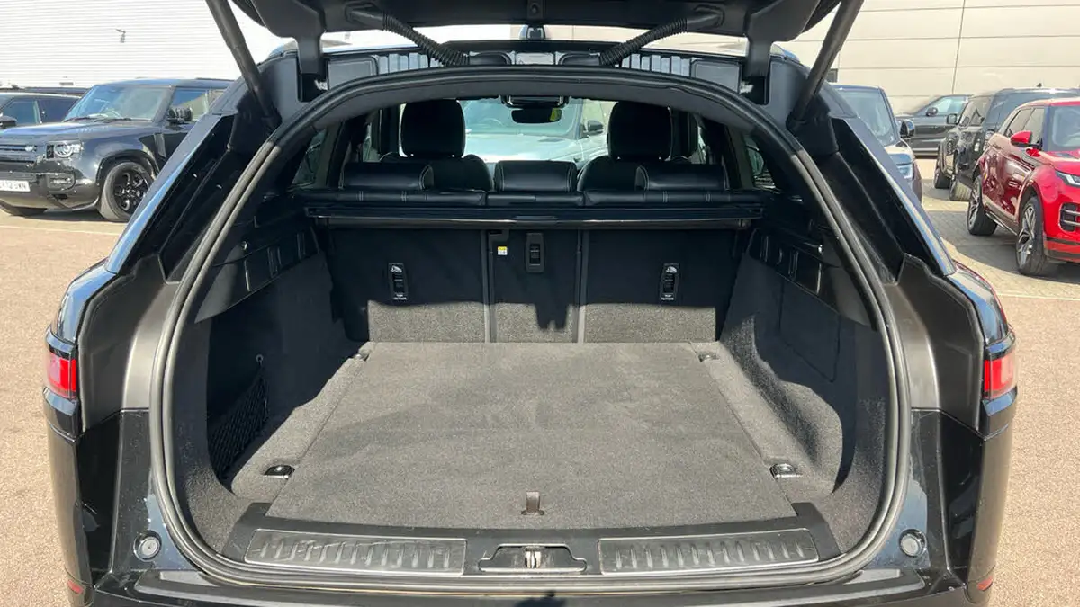 2023-land-rover-range-rover-velar-20-d200-velar-big-9