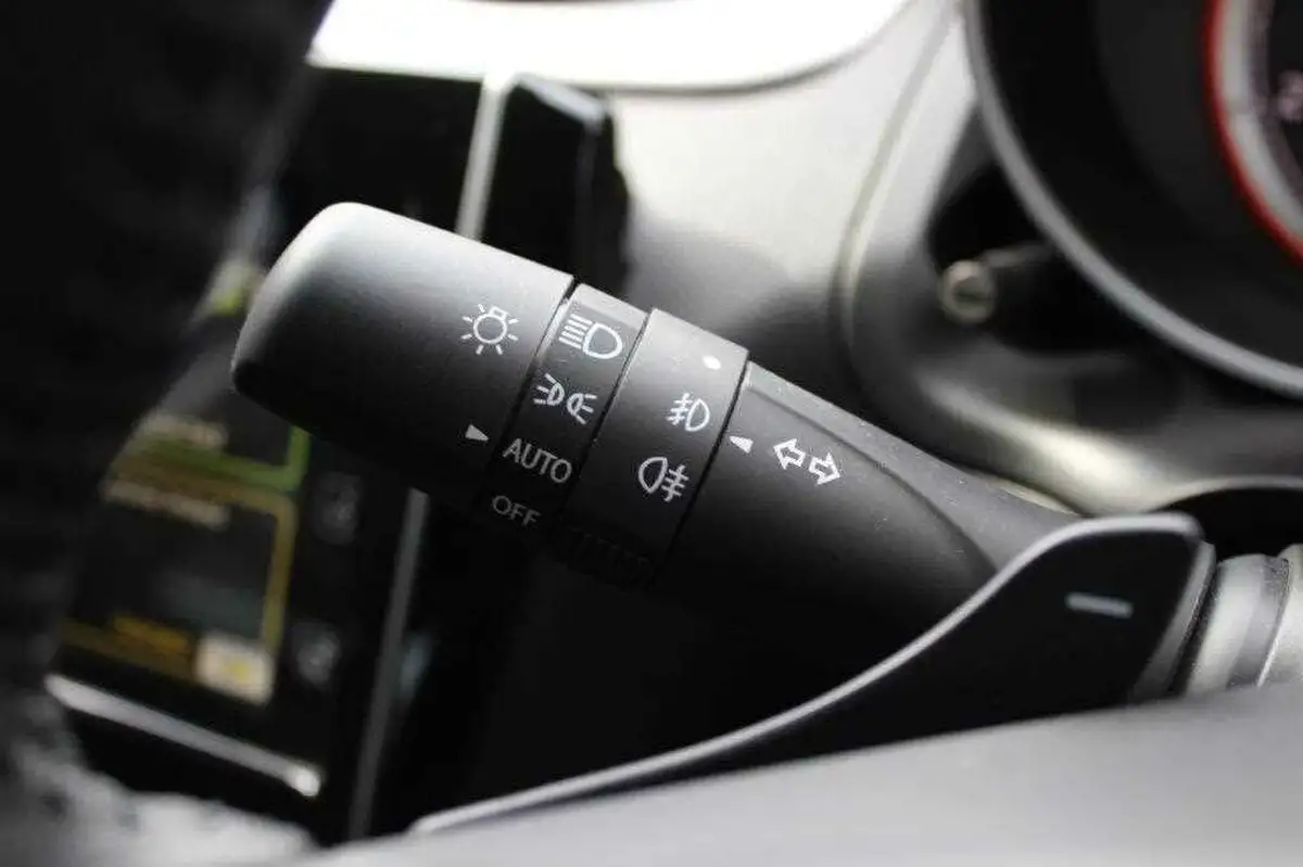 2023-suzuki-swift-12-dualjet-sz5-cvt-big-22