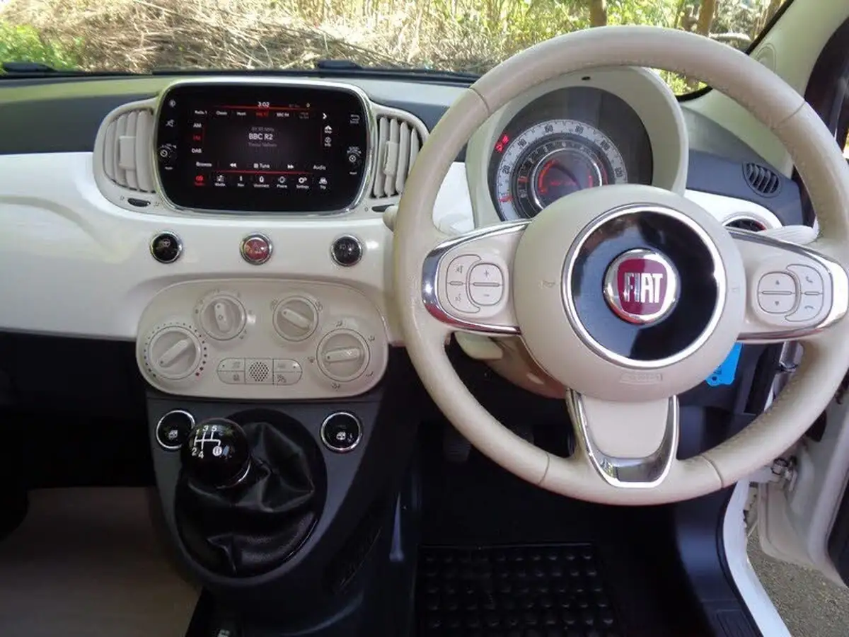 2017-fiat-500-12-lounge-big-8