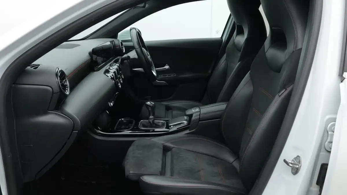 2020-mercedes-benz-a-class-13-a200-amg-line-hatchback-5d-big-14