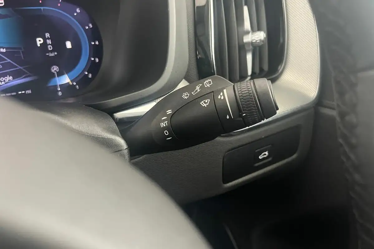 2022-volvo-xc60-20-b5-core-big-33