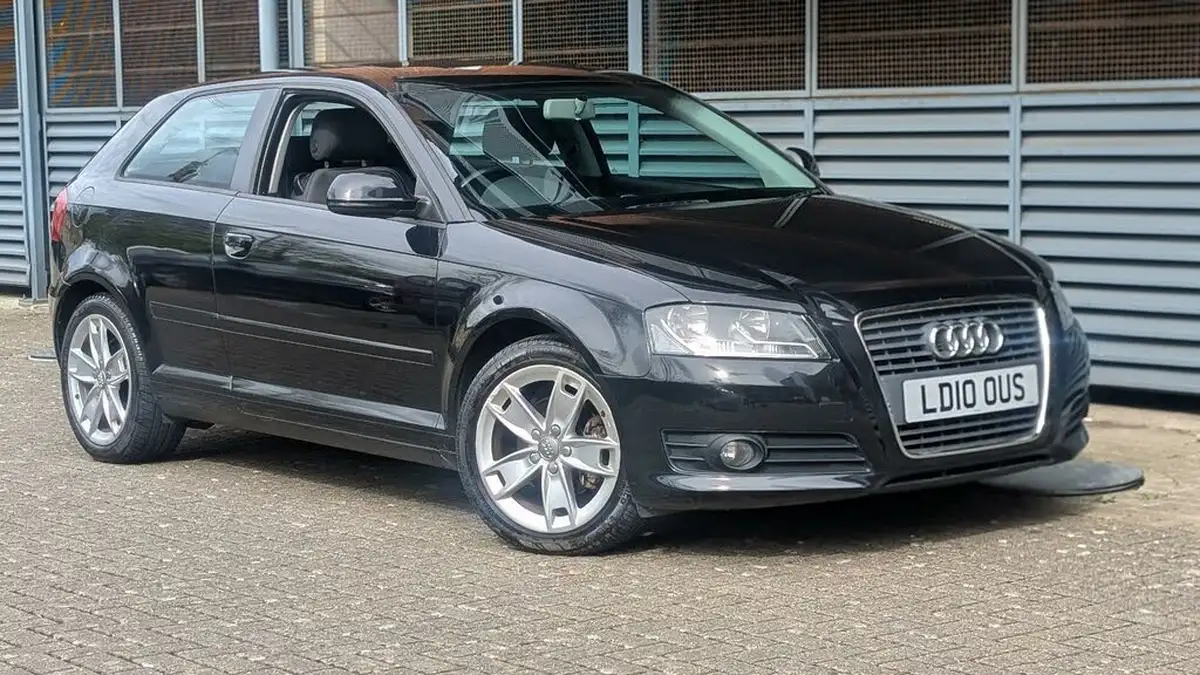 2010-audi-a3-18-sport-hatchback-3d-s-tronic-big-8