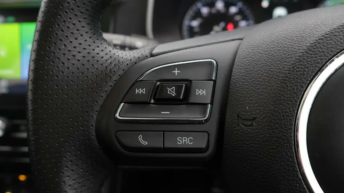 2021-mg-zs-suv-e-exclusive-ev-big-24