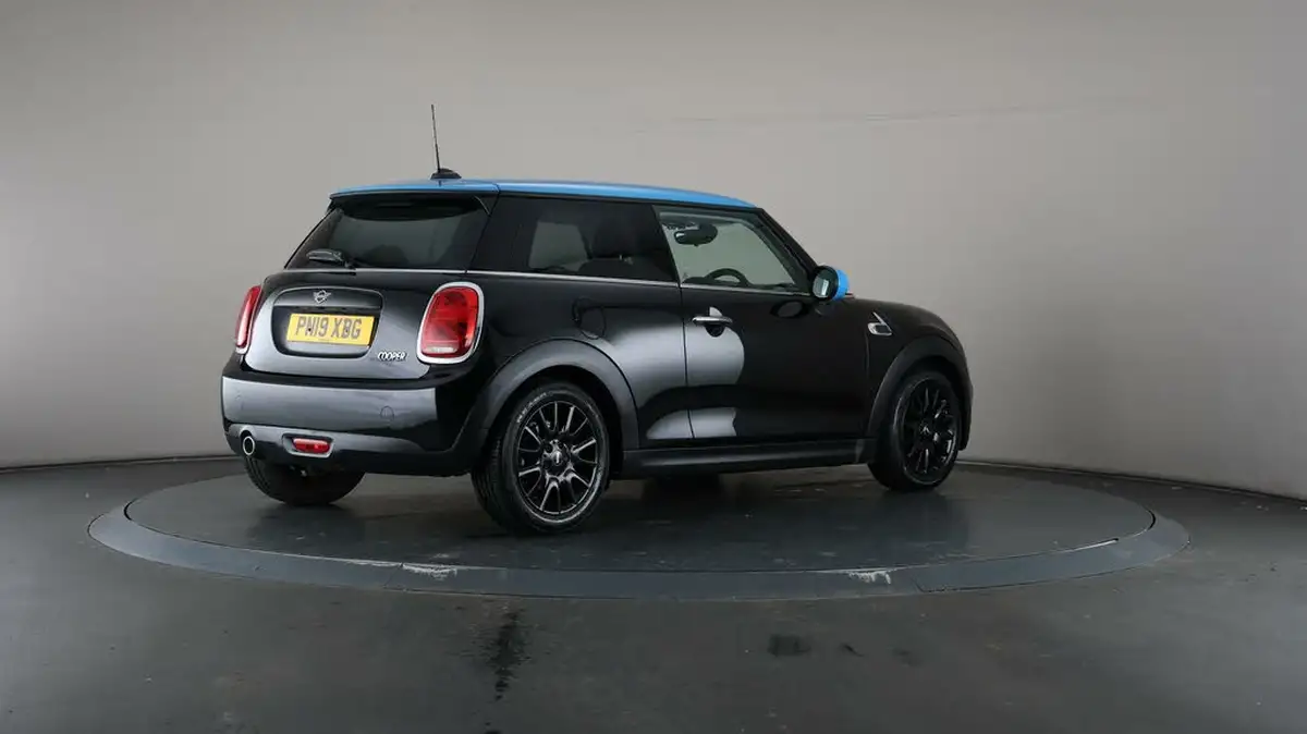 2019-mini-cooper-15-cooper-classic-hatchback-3d-big-55
