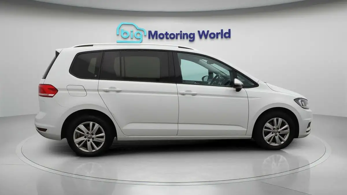 2020-volkswagen-touran-20tdi-se-family-115ps-dsg-big-8