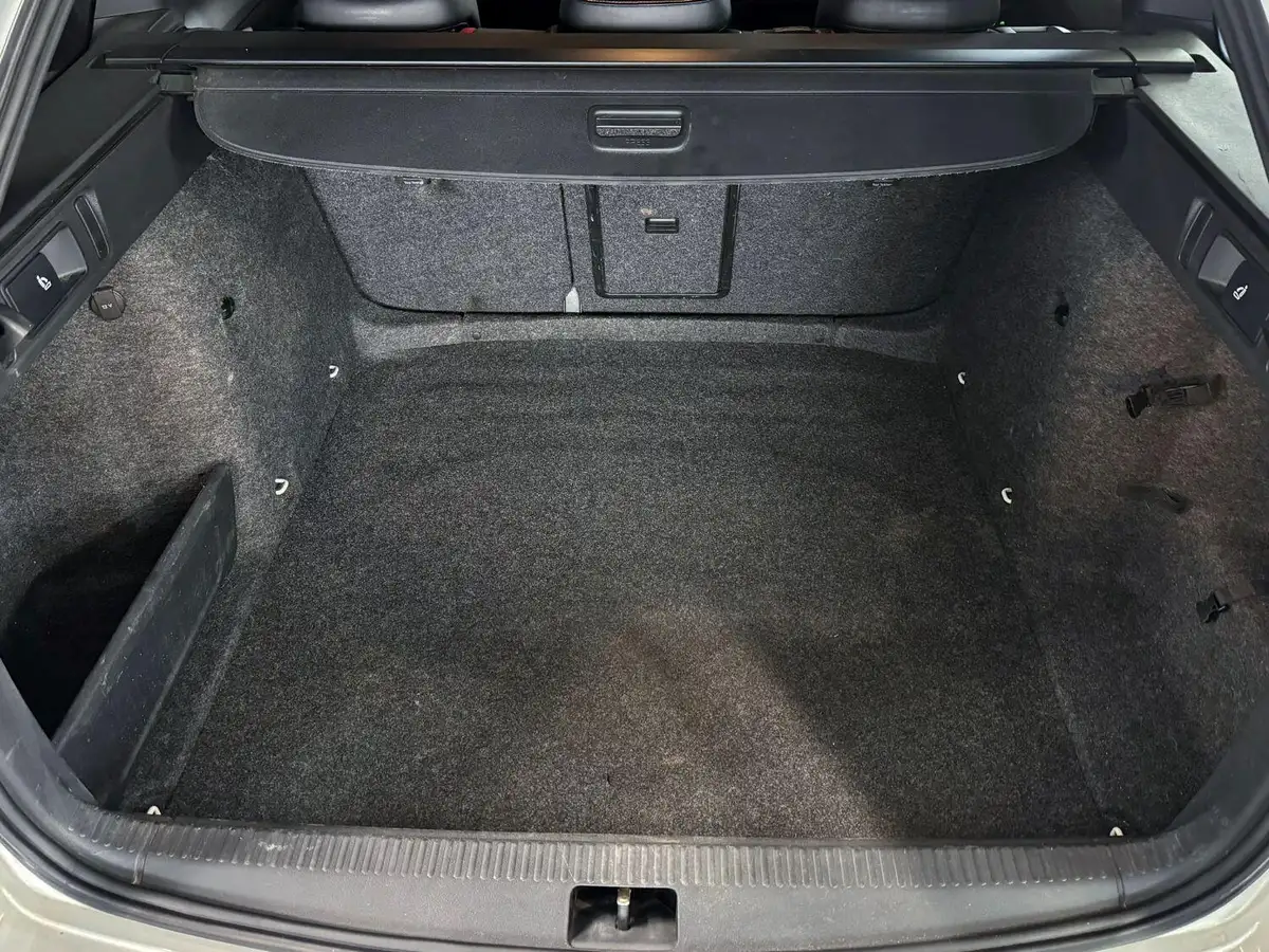 2014-skoda-octavia-20tdi-vrs-estate-dsg-big-33