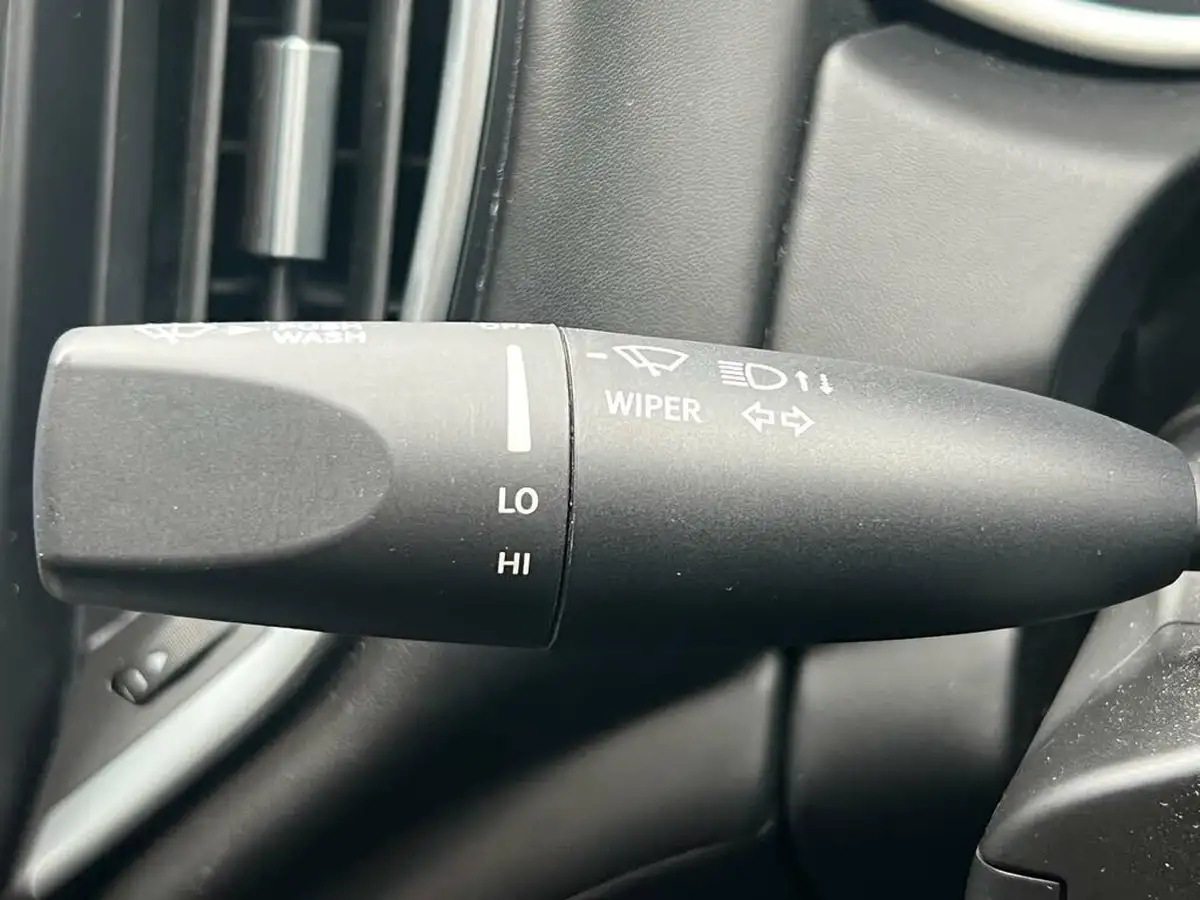 2017-maserati-ghibli-30td-big-59