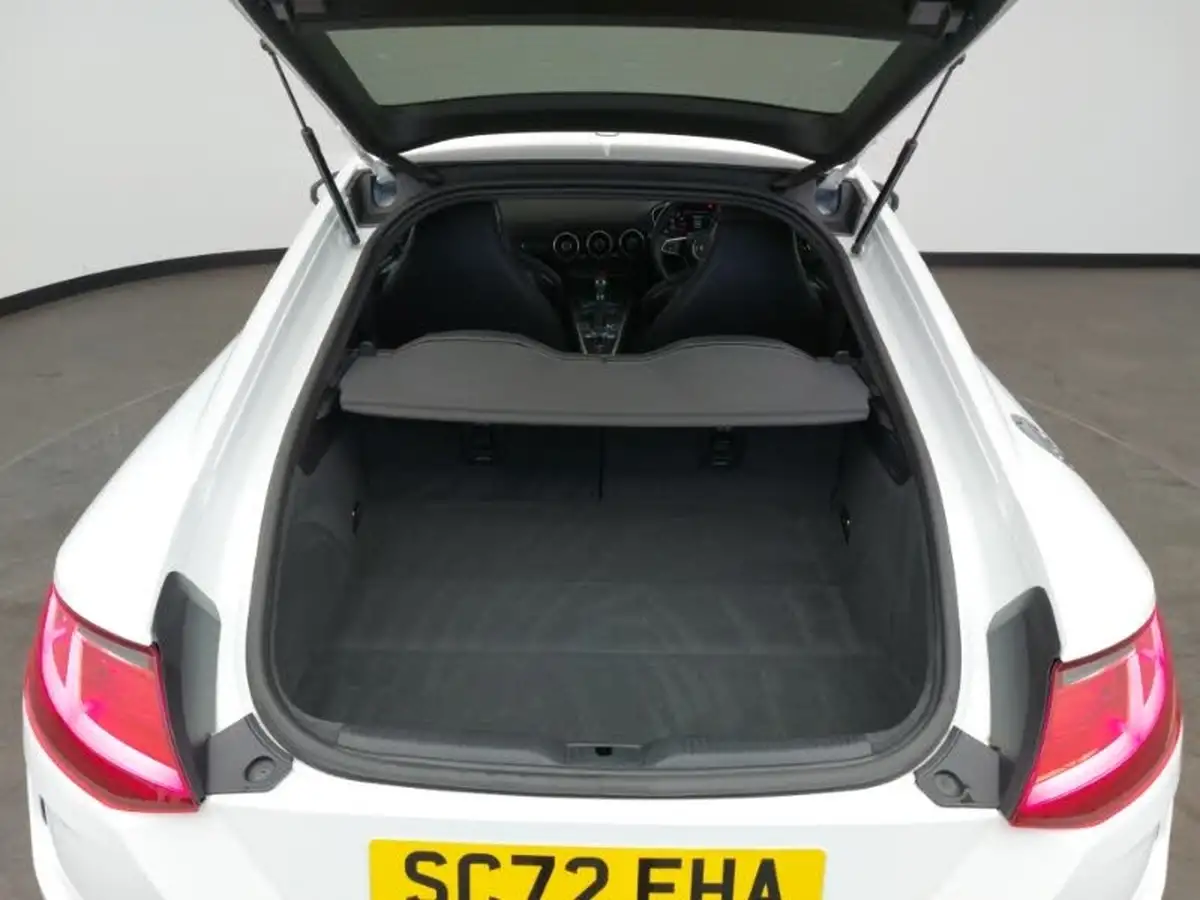 2023-audi-tt-coupe-20-40-tfsi-black-edition-big-12