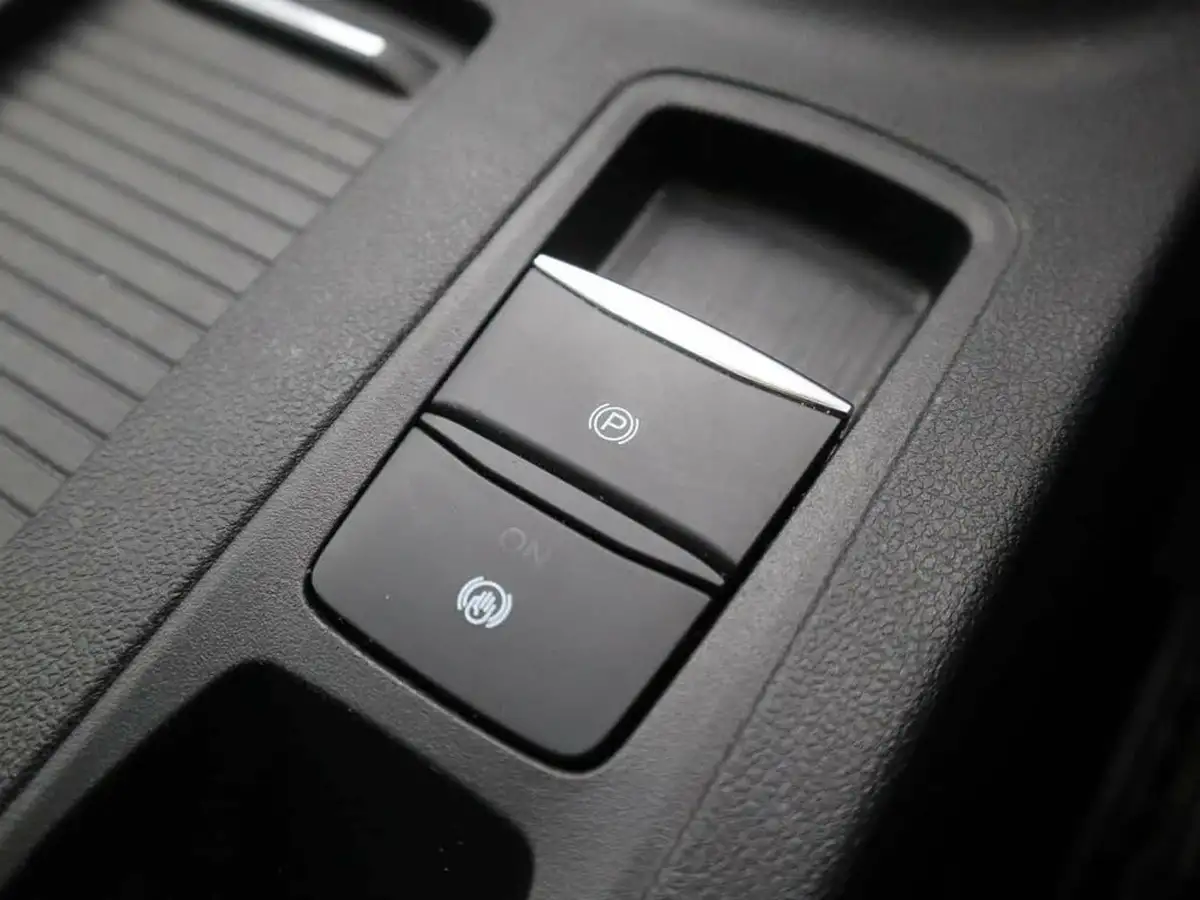 2024-ford-kuga-15t-black-package-edition-big-26