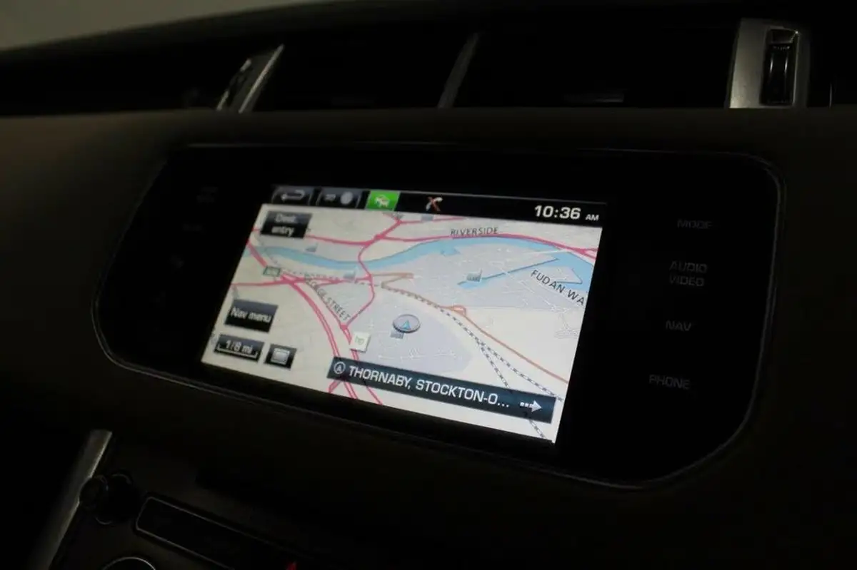 2014-land-rover-range-rover-sport-30-sd-v6-hse-big-28