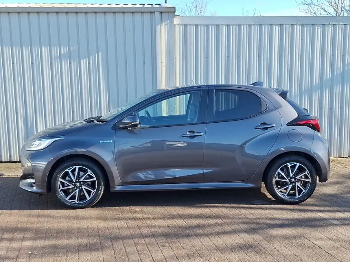 2021-toyota-yaris-15-vvt-i-design-big-3