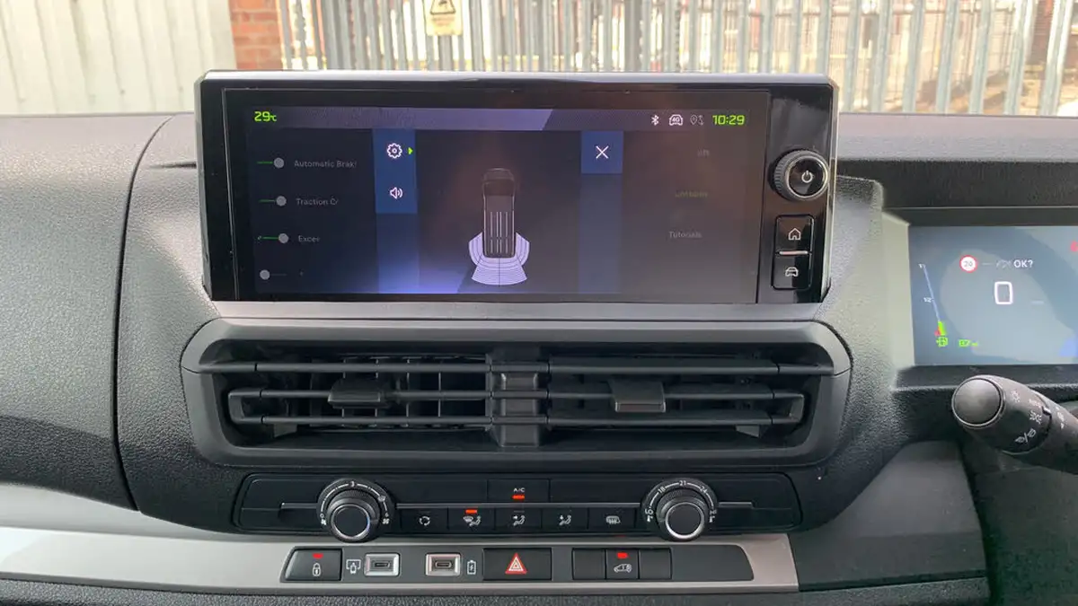 2024-peugeot-expert-20-bluehdi-professional-standard-panel-big-9