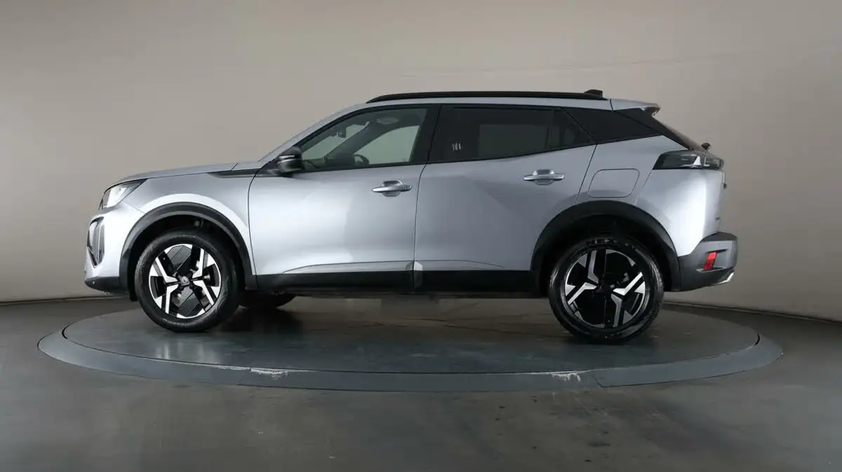 2023-peugeot-2008-suv-12-puretech-allure-big-27