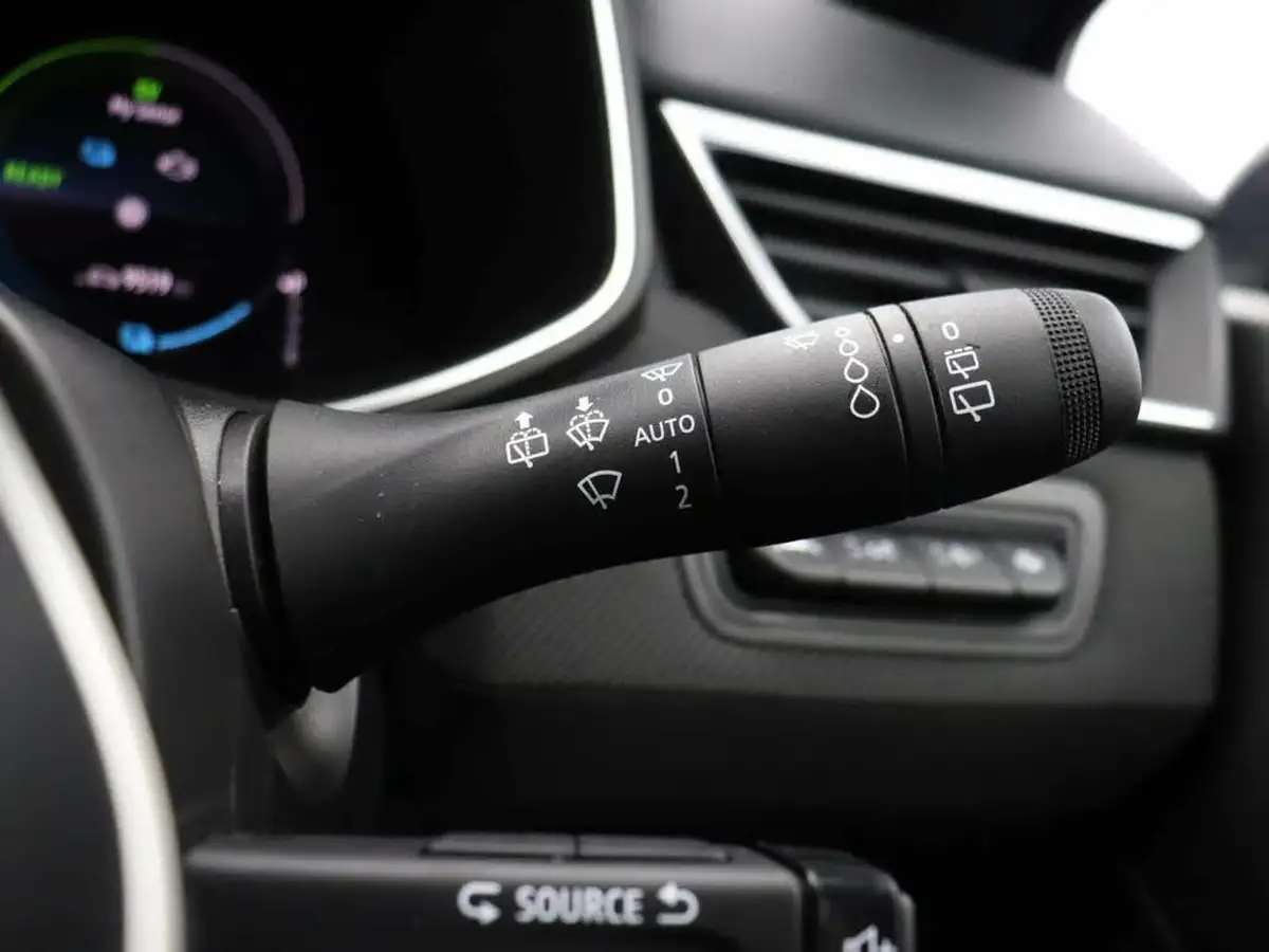 2024-renault-clio-16-esprit-alpine-big-32
