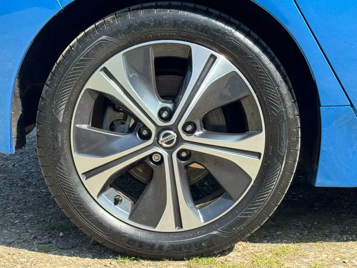 2020-nissan-leaf-e-tekna-big-12