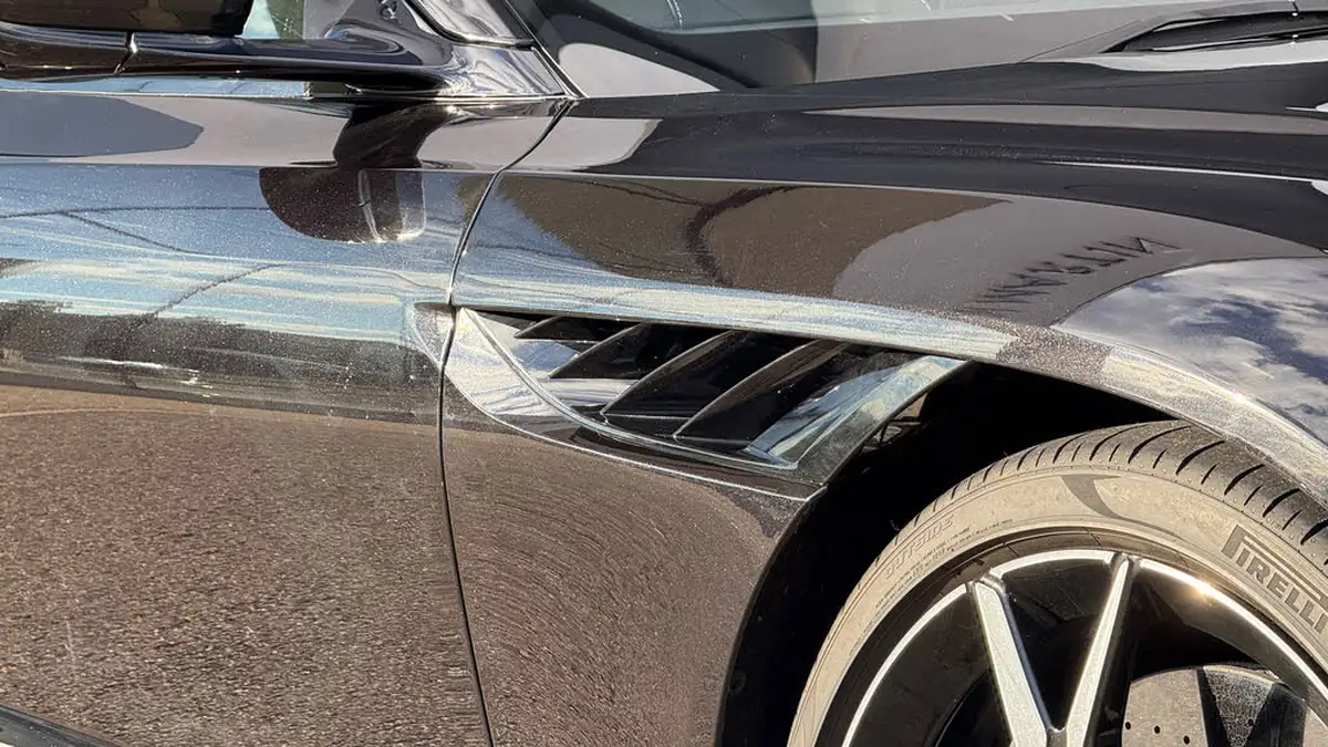 2019-aston-martin-dbs-52-v12-superleggera-big-8