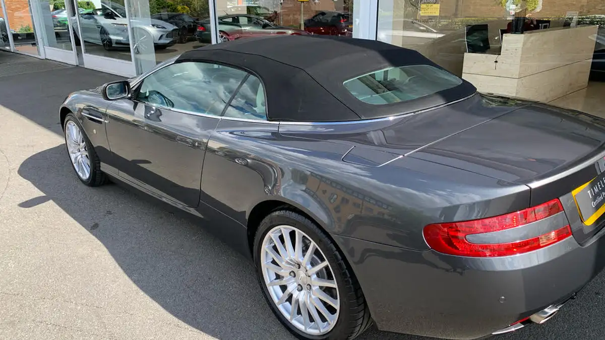 2008-aston-martin-db9-59-big-25